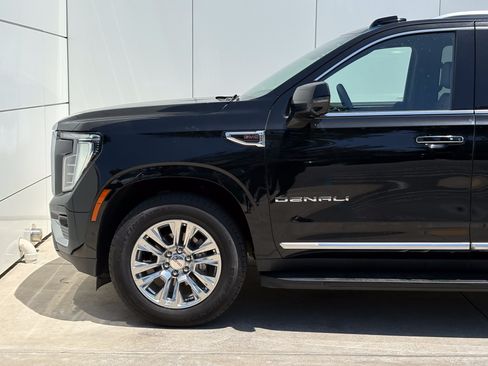Used 2025 GMC Yukon XL Denali AWD/4WD image 5