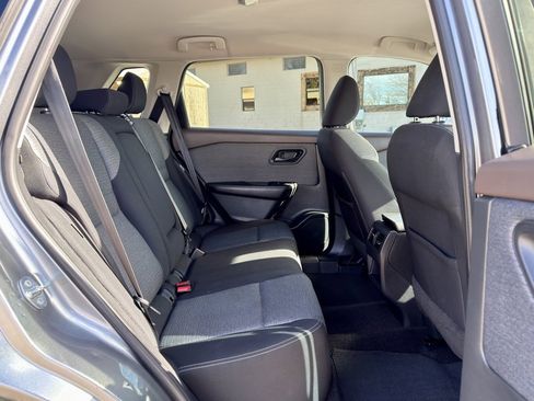 Used 2021 Nissan Rogue S image 12