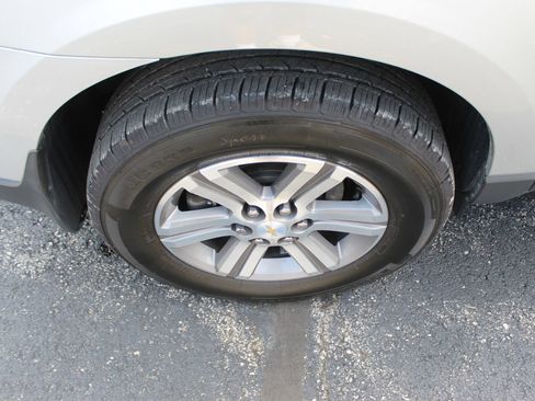 Used 2016 Chevrolet Traverse LT FWD image 11