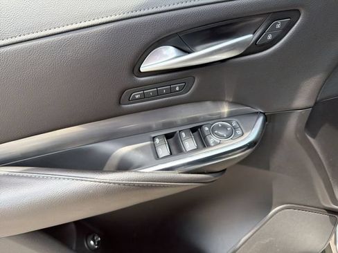 Used 2025 Cadillac XT4 Premium Luxury FWD image 16
