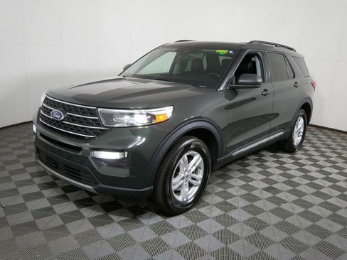 Used 2022 Ford Explorer XLT image 7