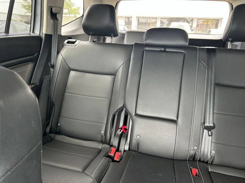 Used 2023 Volkswagen Atlas SE w/ Black Wheel Package FWD image 12