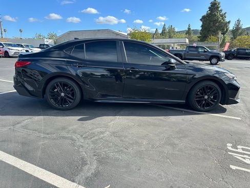 Used 2025 Toyota Camry SE w/ Multimedia Upgrade Package image 4