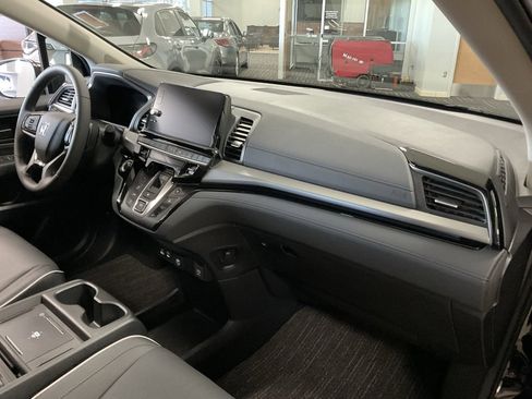 Used 2025 Honda Odyssey Touring image 18