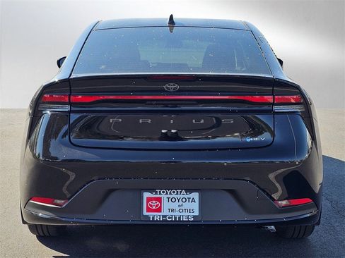 Used 2024 Toyota Prius LE image 62