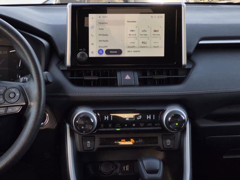 Used 2024 Toyota RAV4 XLE image 16