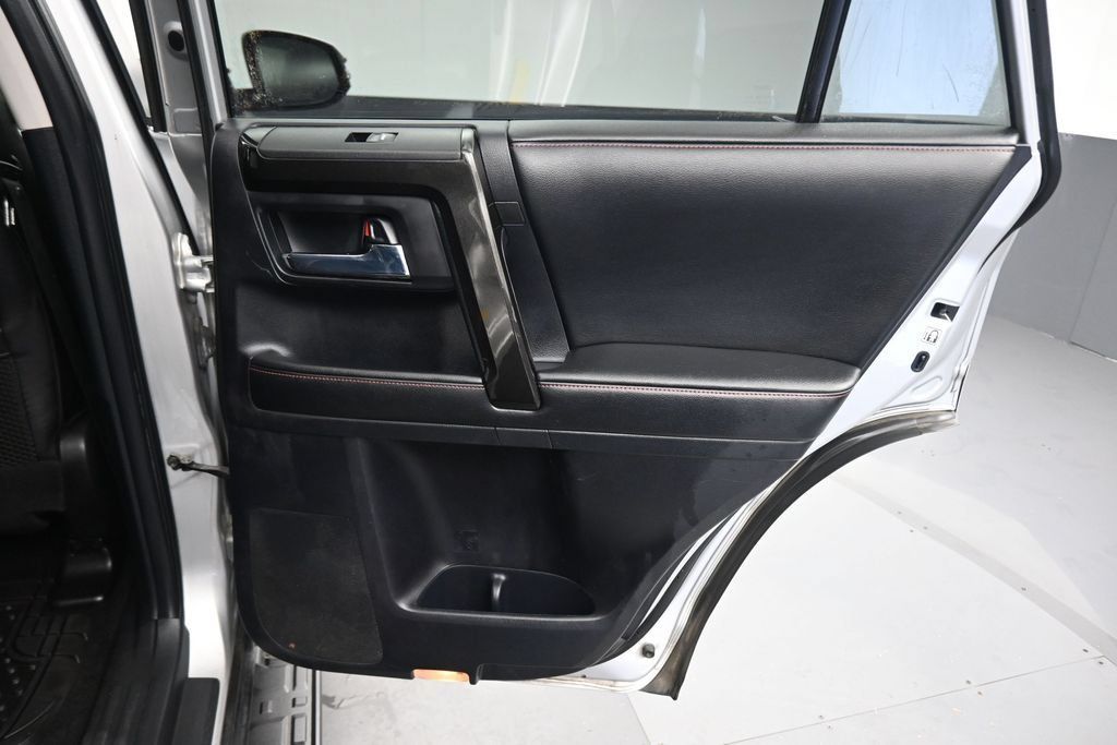 Used 2015 Toyota 4Runner Trail Premium AWD/4WD image 33