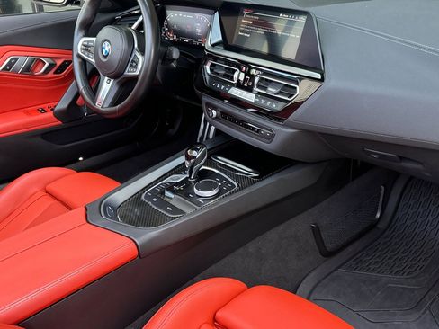 Used 2024 BMW Z4 M40i w/ Shadowloine Package RWD image 30