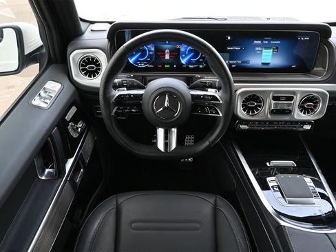 Used 2025 Mercedes-Benz G 580 w/ EQ Technology image 8