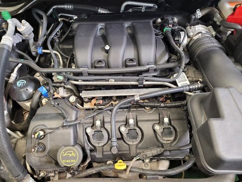 Used 2018 Ford Explorer XLT w/ Equipment Group 202A image 30