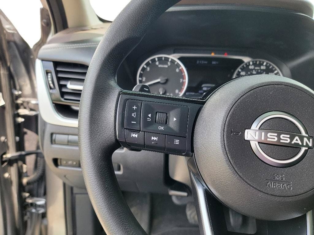 Used 2022 Nissan Rogue SV AWD/4WD image 13