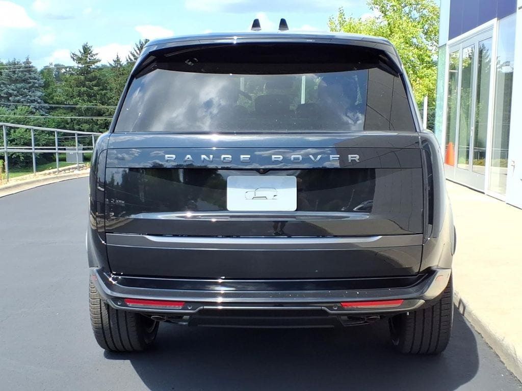 New 2026 Land Rover Range Rover Long Wheelbase SE AWD/4WD image 4