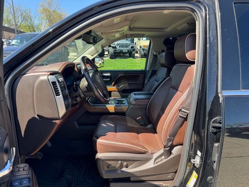 Used 2015 Chevrolet Silverado 1500 High Country image 11