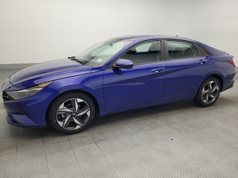 Used 2023 Hyundai Elantra SEL w/ Convenience Package FWD image 2