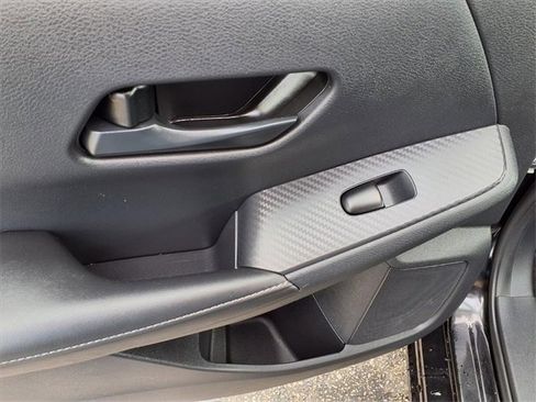 Used 2025 Nissan Sentra SV image 17