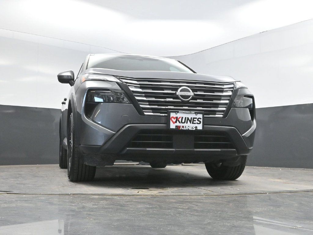 Used 2024 Nissan Rogue SV FWD image 29