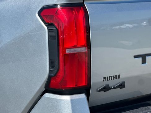 Used 2024 Toyota Tacoma SR5 AWD/4WD image 26