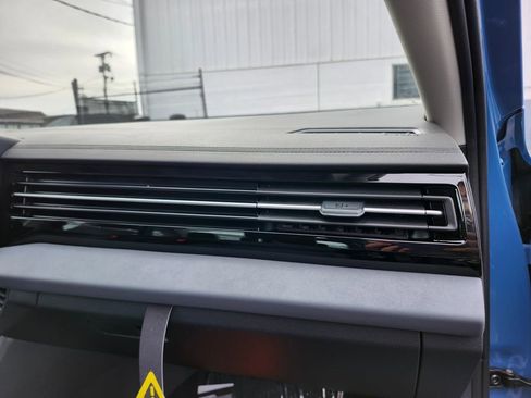 New 2026 Volkswagen Jetta SE FWD image 12