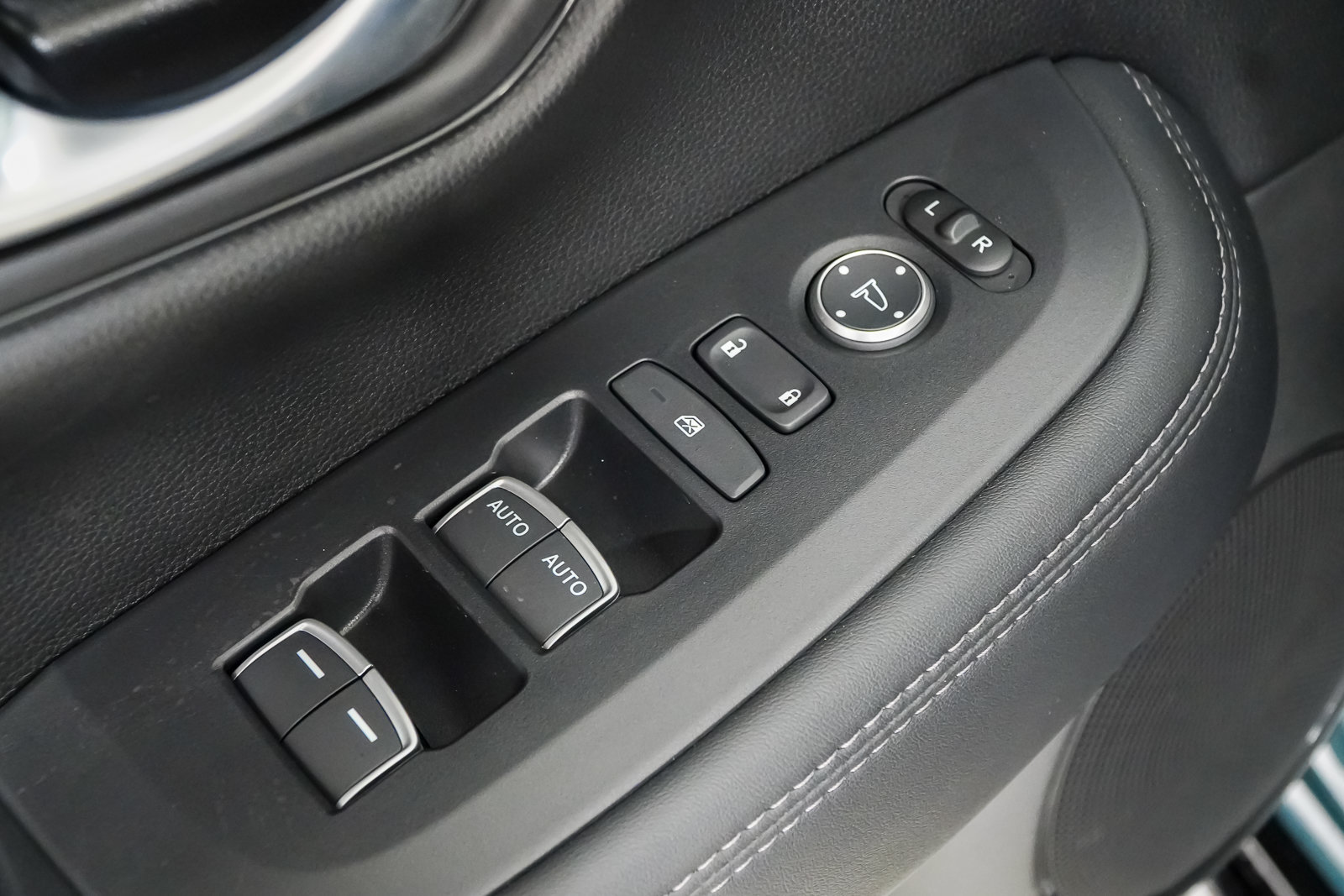 New 2027 Honda HR-V EX-L image 17