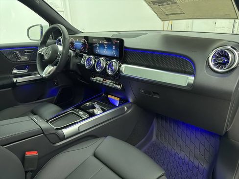 Used 2026 Mercedes-Benz GLB 250 image 28