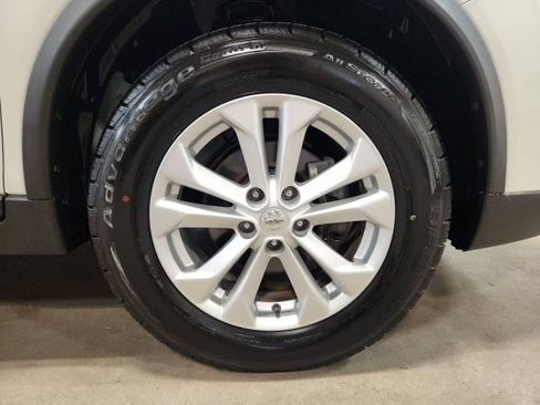 Used 2016 Nissan Rogue SV AWD/4WD image 32