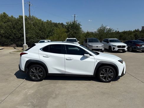 Used 2019 Lexus UX 200 F Sport w/ F Sport Premium Package FWD image 4