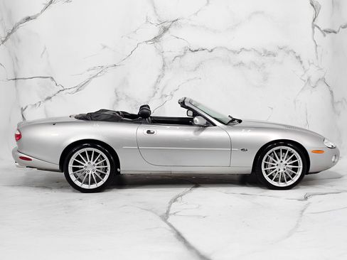 Used 2001 Jaguar XK8 Convertible RWD image 15