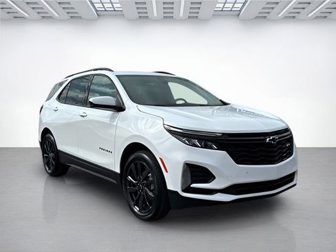 Used 2024 Chevrolet Equinox RS image 2