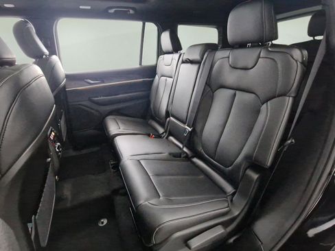 New 2025 Jeep Grand Cherokee L Limited image 24