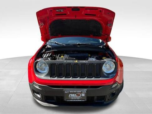 Used 2018 Jeep Renegade Altitude image 31