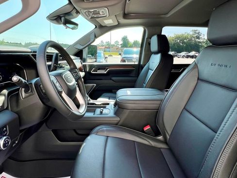 New 2025 GMC Sierra 2500 Denali w/ Denali Reserve Package image 8