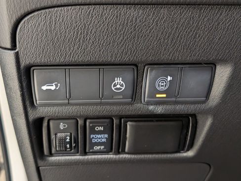 Used 2018 INFINITI QX80 2WD w/ Driver Assistance Package image 19