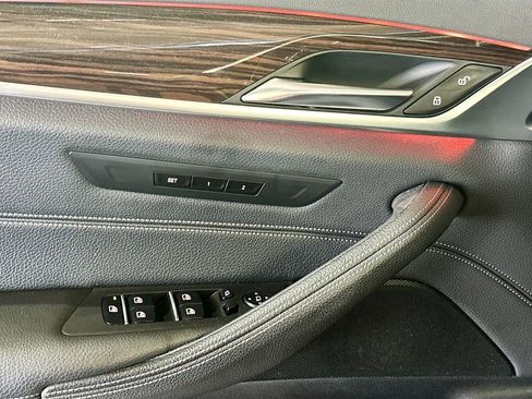 Used 2019 BMW 530i xDrive w/ Convenience Package AWD/4WD image 18