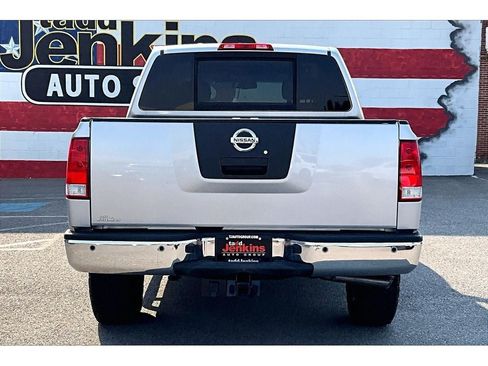 Used 2010 Nissan Titan SE w/ SE Value Truck Pkg AWD/4WD image 4