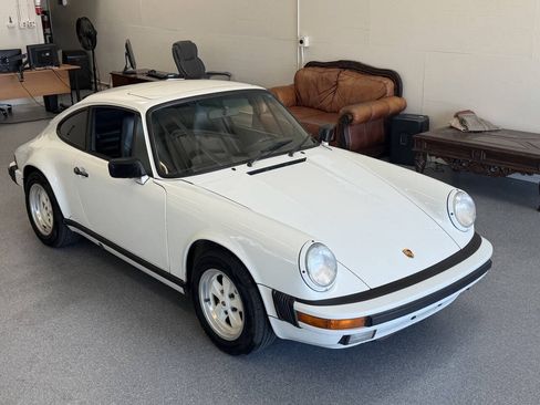 Used 1988 Porsche 911 Carrera RWD image 8
