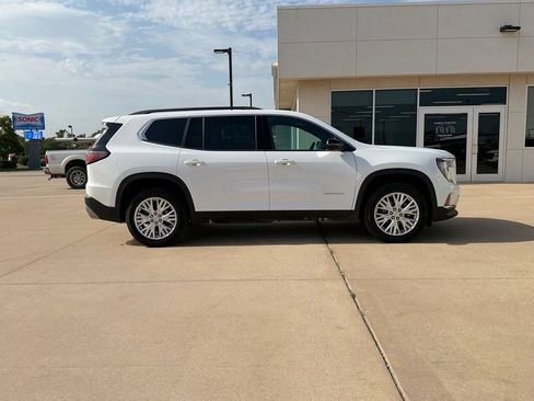 Used 2024 GMC Acadia Elevation AWD/4WD image 3