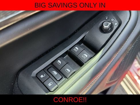 Used 2025 Jeep Grand Cherokee Altitude RWD image 11