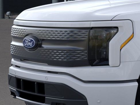 New 2025 Ford F150 Lightning Flash AWD/4WD image 17