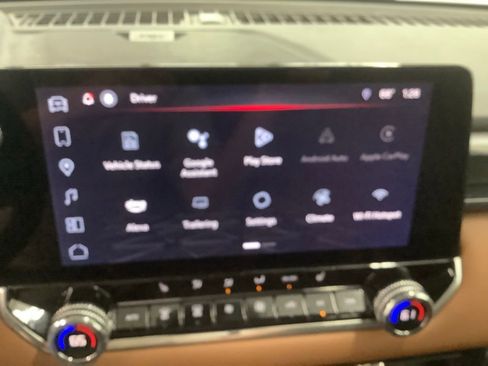 Used 2024 GMC Canyon AT4 w/ Canyon Safety Plus Package AWD/4WD image 19