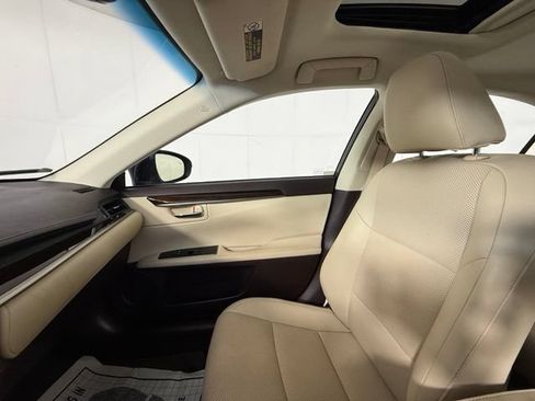 Used 2018 Lexus ES 350 w/ Premier Package FWD image 16