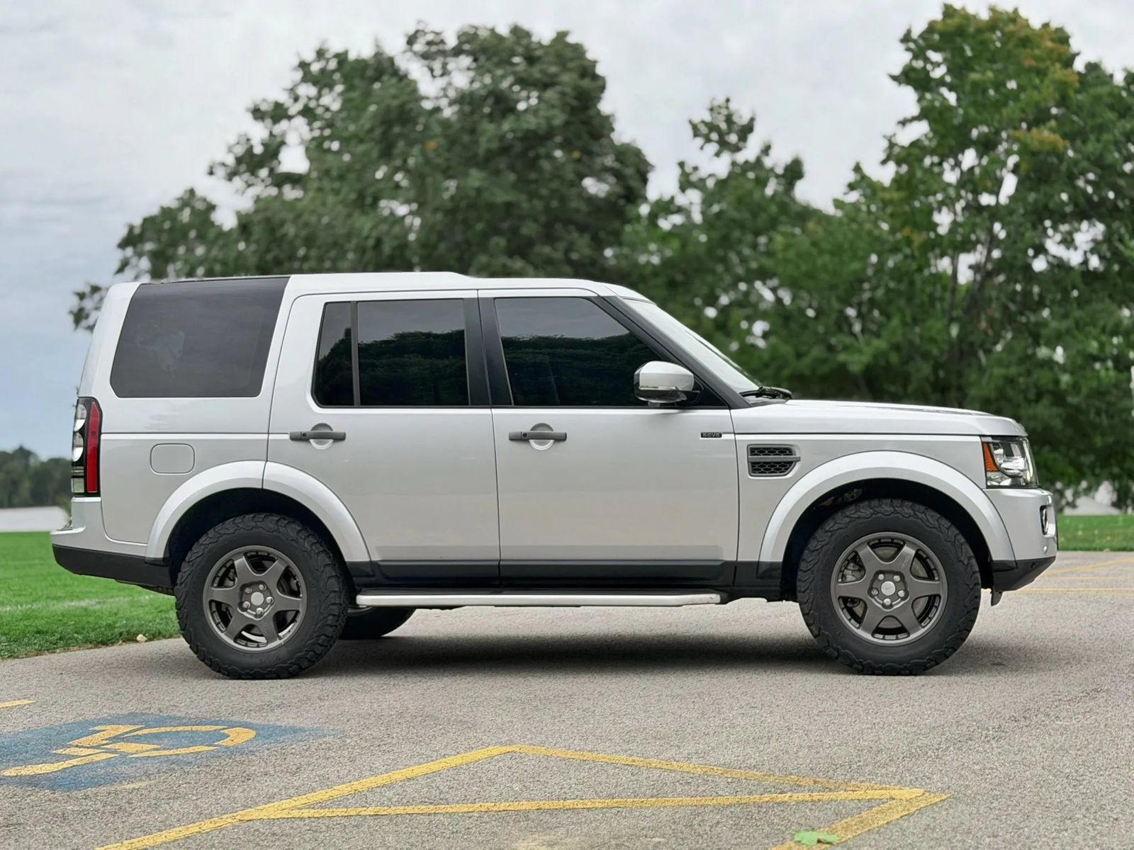 Used 2016 Land Rover LR4 HSE AWD/4WD image 21