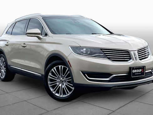 Used 2017 Lincoln MKX Reserve w/ Lincoln MKX Climate Package FWD image 3