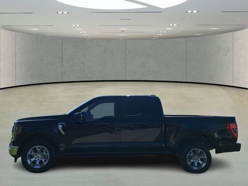 Used 2023 Ford F150 XLT image 2