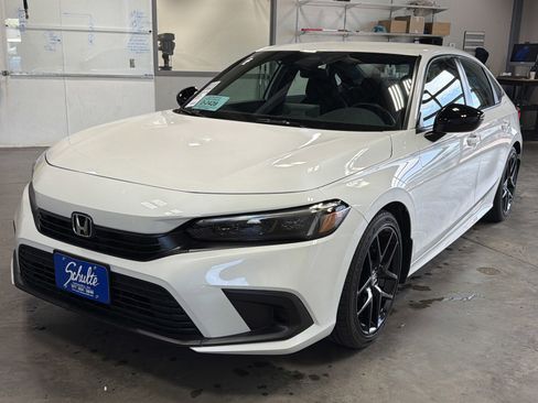 Used 2024 Honda Civic Sport image 3