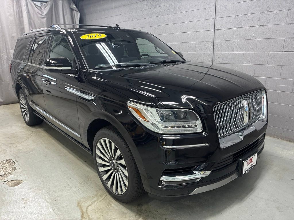Used 2019 Lincoln Navigator L Reserve w/ Cargo Package AWD/4WD image 5