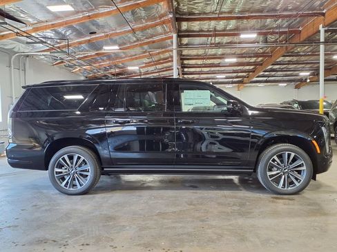 New 2026 Cadillac Escalade ESV Sport AWD/4WD image 4