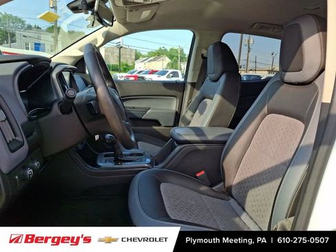 Used 2017 Chevrolet Colorado Z71 AWD/4WD image 16