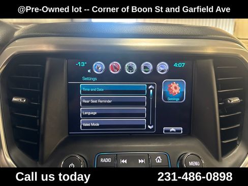 Used 2017 GMC Acadia SLT AWD/4WD image 23