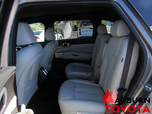 Used 2025 Kia Sorento SX Prestige image 28