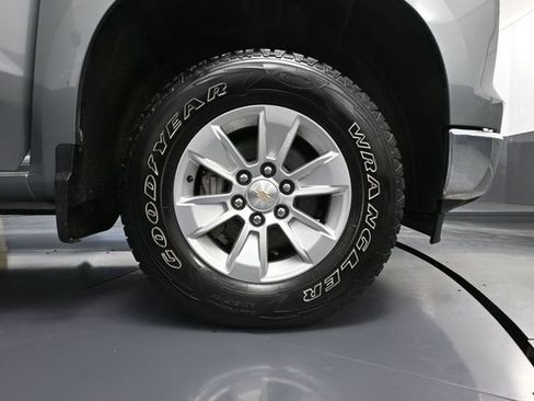 Used 2023 Chevrolet Silverado 1500 LT AWD/4WD image 18